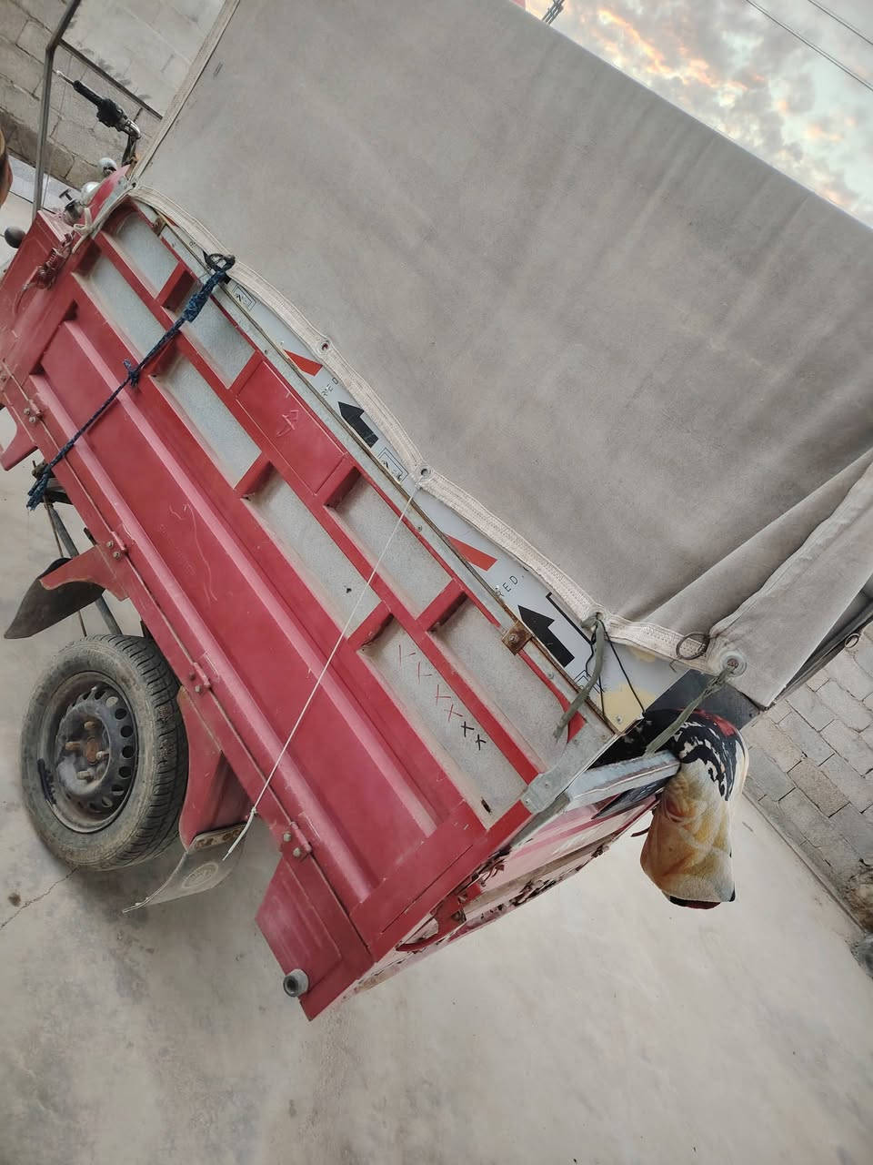 السلام عليكم ورحمة
ستوته للبيع موديل 2021+ اوراق 
المكان (كوت _ الحكيم الثانيه_سيد شاطي)
للاستفسار  ***********
