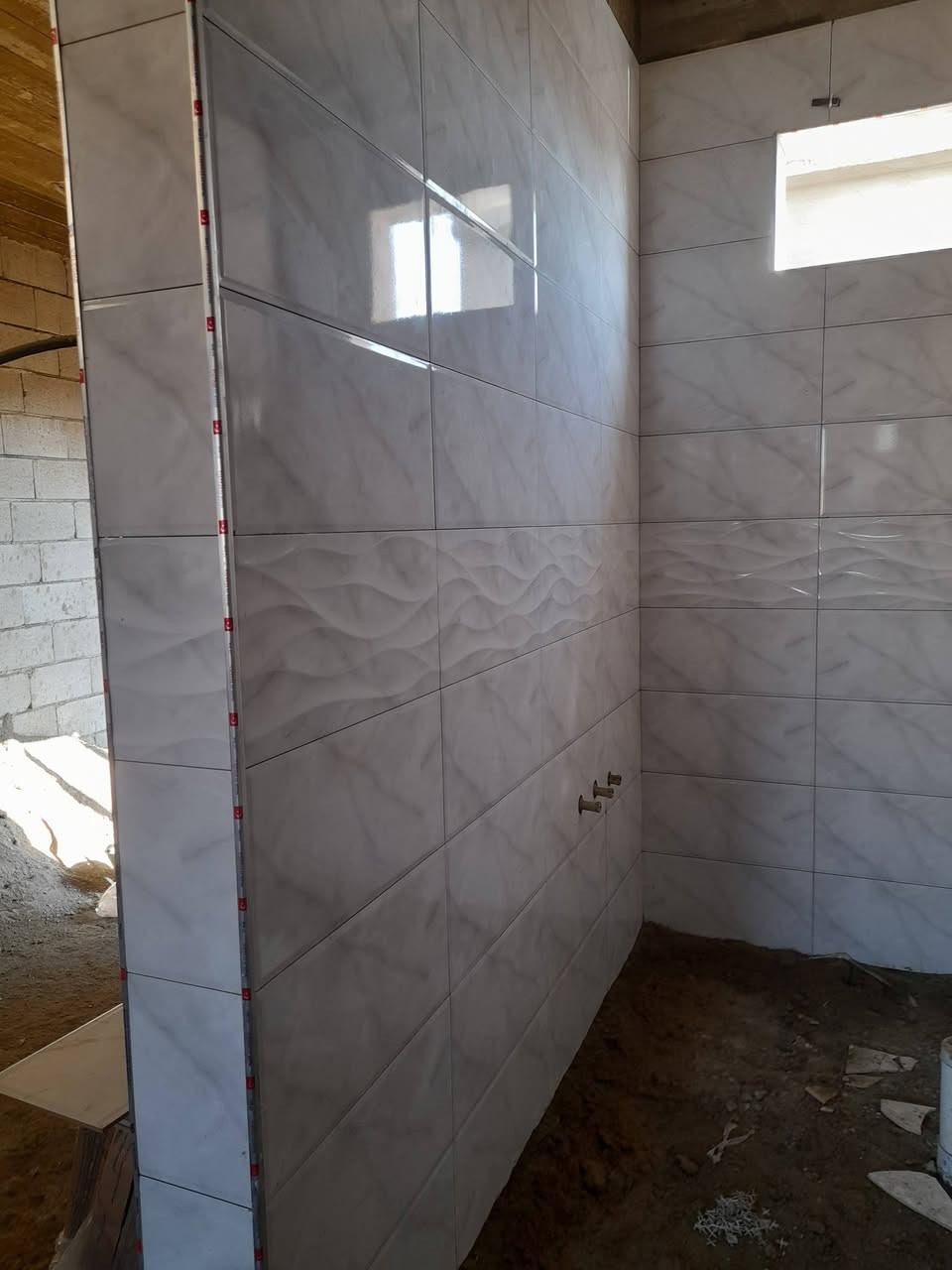 السلام عليكم خلفه سيراميك نشتغل متر على 4000 داخل موصل فقط***********
