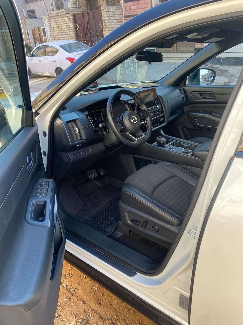 للبيع 
نيسان باثفايندر ٢٠٢٣ 
ماشيه22 ml
حادثه قبق الجنطه بدون ارباك

رقم بغداد الدوالي والسياره بسمي

/صور الحادث والسونار مرفوقه مع صور السياره/ 

/سعره  السياره 3 شدات /285 

ميزات نيسان باثفايندر روك كريك 2023 هي كالتالي:

# المحرك
- محرك بنزين سعة 3.5 لتر، 6 أسطوانات، بقوة 284 حصان ¹.
- ناقل حركة أوتوماتيكي ب 9 سرعات ¹[3).

# التصميم الداخلي
- مقصورة فاخرة بتصميم أنيق ومريح ¹.
- مقاعد من الجلد مع مساند ذراع ¹.
- نظام تحكم أوتوماتيكي بالمناخ ثلاثي المناطق ¹.
- شاشة معلومات ترفيهية مقاس 8 أو 9 إنشات ¹ ².

# السلامة والأمان
- وسائد هوائية ¹.
- نظام الفرامل المانعة للانغلاق ¹.
- نظام توزيع قوى الكبح إلكترونياً ¹.
- نظام التحكم بثبات المركبة ¹.
- كاميرا محيطية ذكية مع نظام كشف الأجسام المتحركة [2).

# التكنولوجيا والترفيه
- نظام صوتي من 6 سماعات أو 12 سماعة من Bose ¹.
- شاشة عرض معلومات السائق مقاس 7 أو 12.3 إنش ¹.
- منافذ USB وبلوتوث وشاحن لاسلكي ¹.
- نظام ملاحة وتقنية البلوتوث ¹.

# الخارجي
- مصابيح أمامية LED ¹.
- عجلات معدنية مقاس 18 أو 20 إنش ¹.
- مرايا جانبية كهربائية مع إشارات انعطاف ¹.
مكان بغداد حيً اور 
***********
