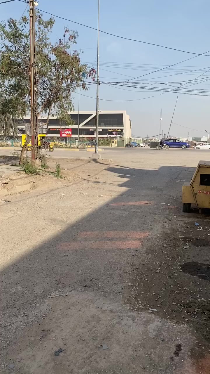 دار للبيع مساحه 120 م  ثاني قطعه من  الركن بعقوبه حي المعلمين يتكون 3 غرف نوم استقبال   مطبخ عدد 2 حمام  عدد 2   ارضيه مرمر كراج 5 م بدايت حي المعلمين مقابل فاري فار ***********
