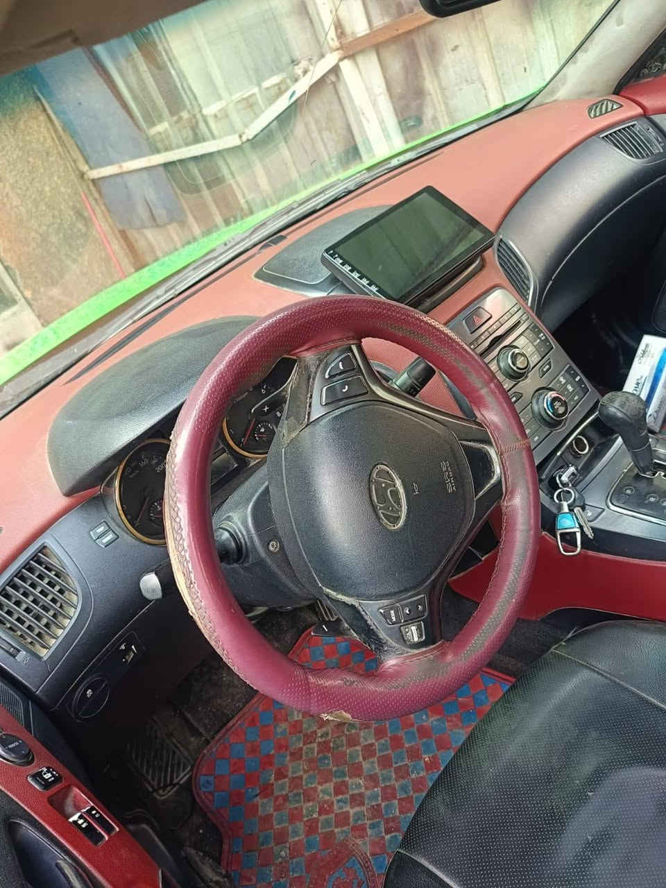 هونداي جنسز سبورت2014 خليجي مصبوغة عام تغيير لونبدون دواخل جاهزة تبريد شغال محرك بي بخار عارضه70بيه مجال للاستفسار ***********الشعب مكلف بل نشر فقط صاحب سيارة رقمه موجود
