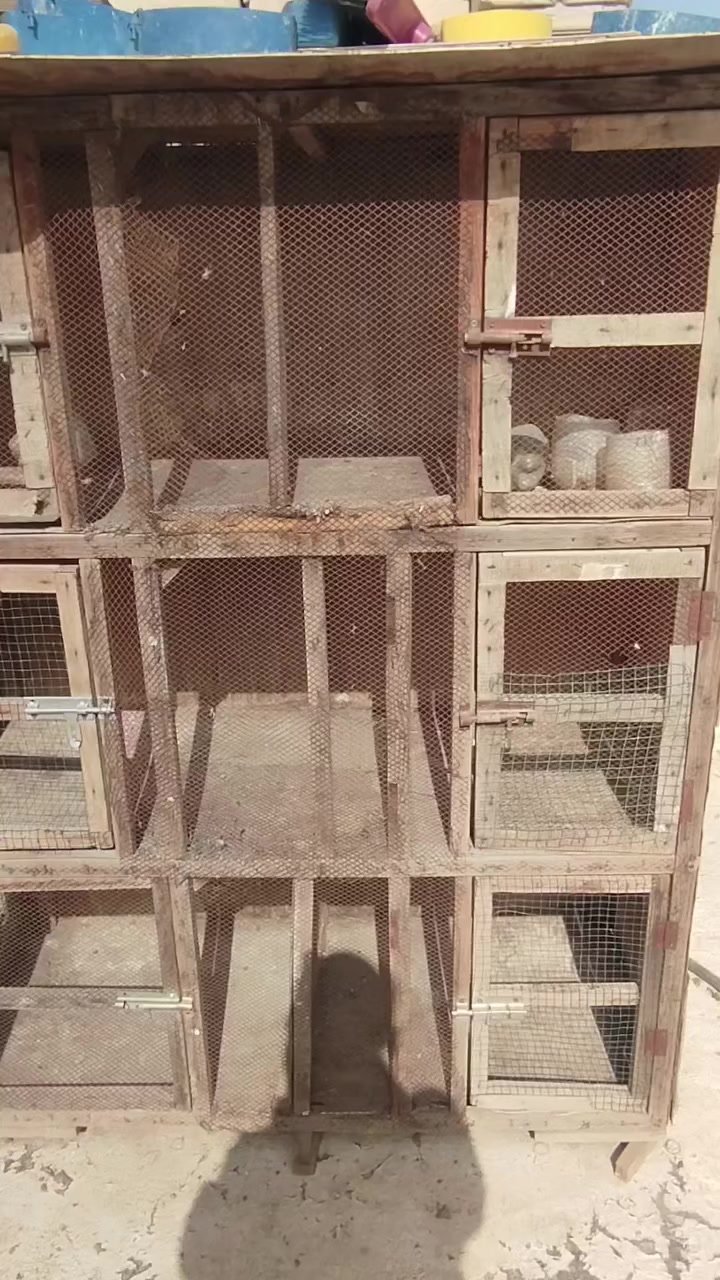 خانات مستعملات ثنين ام الستة 
12مربع سعرهن 55الف  مكاني طارمية يم مستشفى الطارمية العام 
***********
