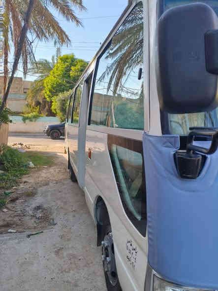 السلام عليكم كوستر موديل ١٦ دخول جديد سياره مكينه كير اكسل كفال سياره تخم تاير جديد تلابيسات سفرايات سياره كمل مكمل مصبوغ من الجام وجوه سياره بسه عدل مابيه ترويج السعر ٢٩٥ وبيه مجال بسيط رقم الهاتف ***********
