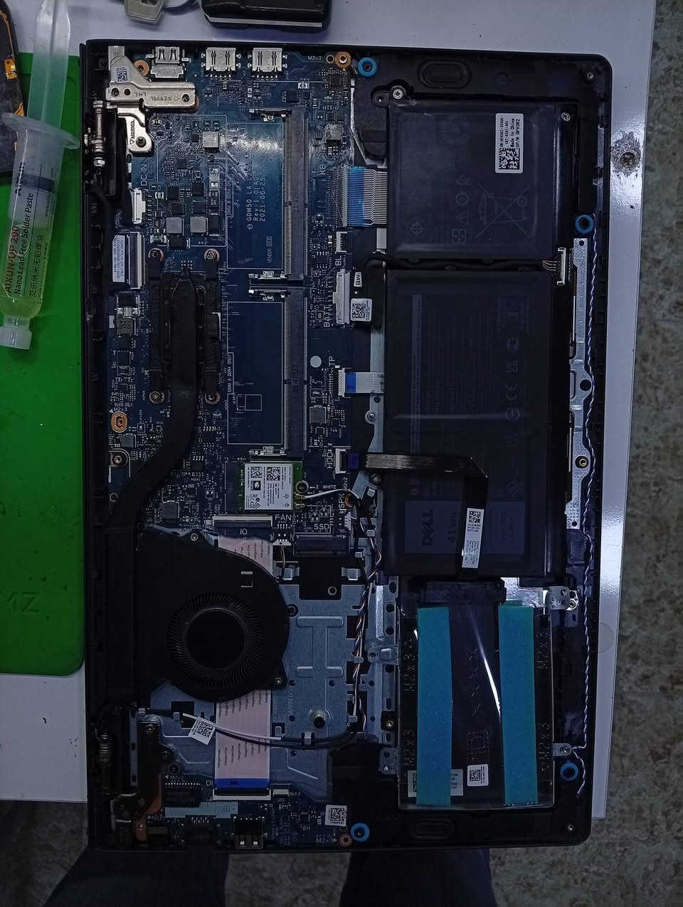 متوفر قطع غيار لابتوبات Vostro 15 3510و 3510
هارد شغال ssd 256
Ram 8g
Ddr4 
ولابتوب شاشه شغاله و ما عدا البورد بي نقص 
للتواصل معنا ***********واتساب و ماسنجر
عنواني ديالى بعقوبة
