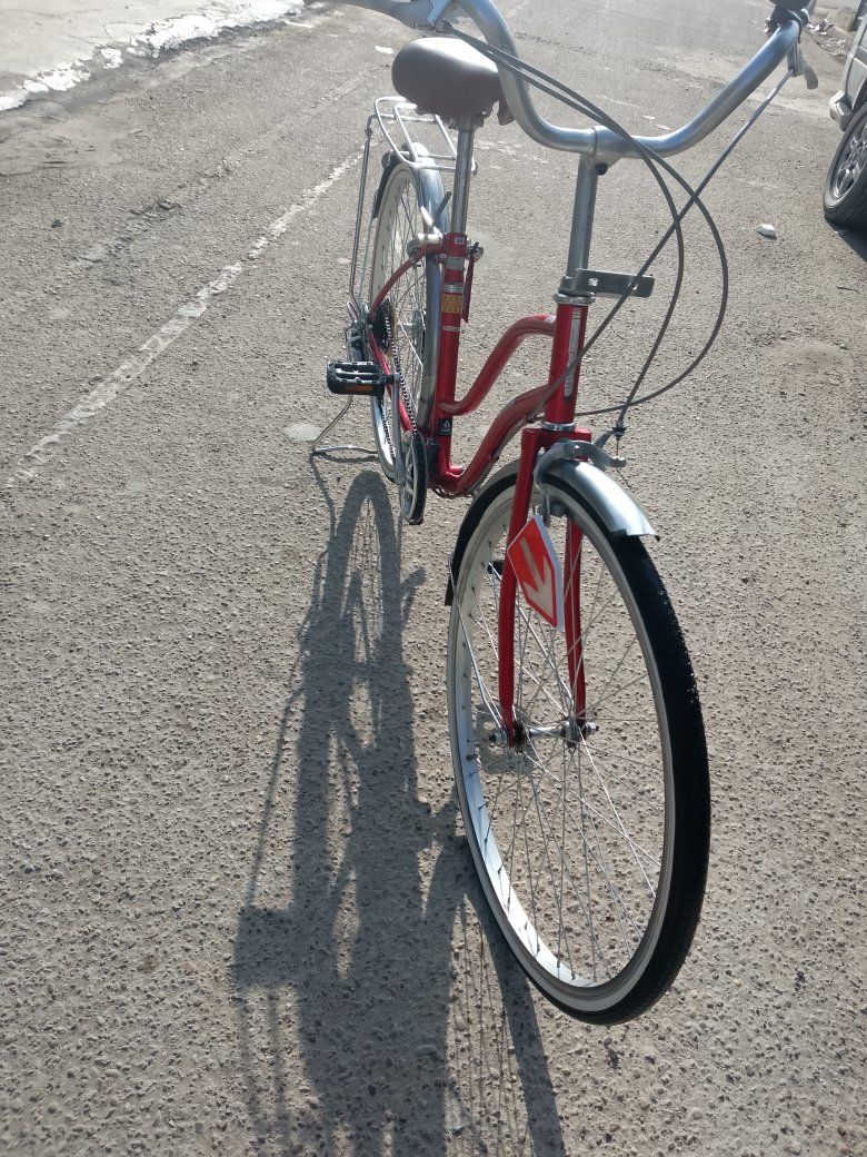 السلام عليكم بايسكل للبيع نضيف مال حاوية مابي اي نقص 
فقط الكير عاطل سعر 120 وبي مجال رقم الواتساب
***********
