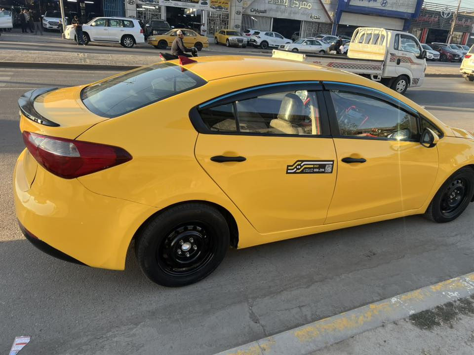 السلام عليكم فورتي ١٥ سياره ليبل واحد مكينه 1800 دوش سياره بغداد رقم دولي الجديد هزه جديده صدر جديد مكينه كير نعمه لاتبخير ولاتنقيص ولاصرف ولا بخار المكينه السياره تخم تاير دوشمه جديده السعر 105 مال بيع مامتواجد عل فيس للاستفسار عل هاذ الرقم 
 العنوان بغداد ***********
