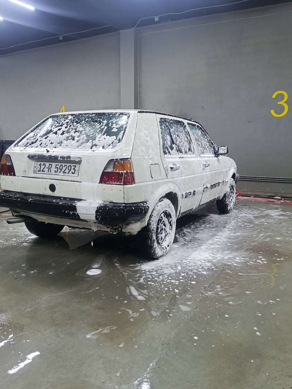 سلام عليكم 
كولف موديل 1990
بدون صبغ بيها جاملغ اليسار تبديل فقط 
محرك 0/8 المرغوب شرط 
داخلها مدوشم كامل 
كيرها شرط 
سنويه 2030
كاربون بيها 
سعرها 22
وكلشي اكو بسوك 
الرقم ***********
***********
