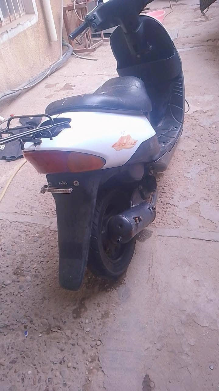 دراجه 60 للبيع بيها. نواقص وتشتغل وتطفى 
100 قفل 
مكاني بالاعلام 
***********
اذا اكو مراوس بماكس وانطي فرق هم عادي
