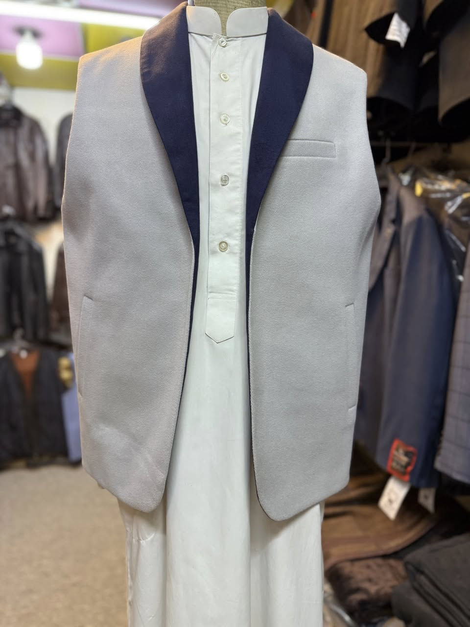 يلك وجهين 
20 الف 

***********
