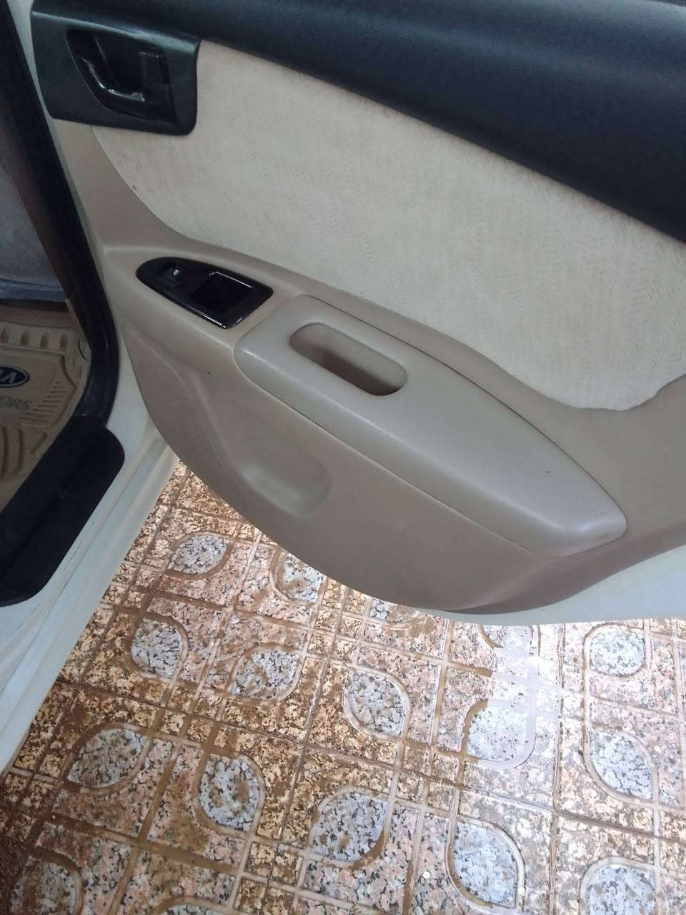 سلام عليكم ورحمة الله وبركاته. كيا اوبتيما خليجي 2010 محرك 2000 لاتنقيص ولاتبخير رقم سليمانية الجديد سنوية لغاية 2030 هزة جديدة السيارة فول مواصفات عدا البصمه فتحة سقف اشاير بالمري حساس خلفي تحكم حدادية جديدة تبريد ثلج مع تدفئة كير اوتماتيك مع كير عادي السيارة مكفولة من الصبغ والتبديل والحالوب والخياس عدا بارد بسيط   تريد تحويل تريد وكالة. السعر 132 مجال بسيط. هاتف ***********.  المكان بابل
