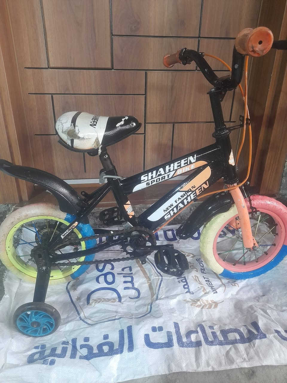 السلام عليكم باسكلات حجم ١٢ نوعية ممتازة ونظافة كلش كاملات من كلشي اي نقص مابيهم ابو السلة ٢٥ الف والثاني ٢٠ الف وسكوتر أوربي ١٥ الف وثلاث تايرات ١٥ الف بعقوبة التحرير ***********
