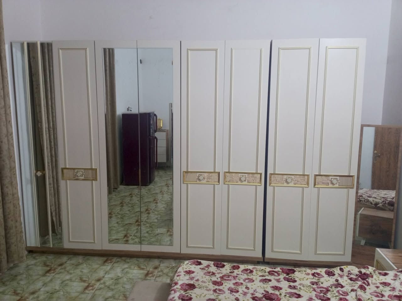 غرفه تركي اصلي استخدام قليل جدا نضافه فووول زلغ مابيه ابد مامفتوحه مراسلة واتساب او اتصل علا الرقم ***********
