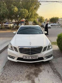 اخوان عندي مارسدس w212 2012 فول للمراوس  مع دوج رام باب طويل وبدي قصير...
