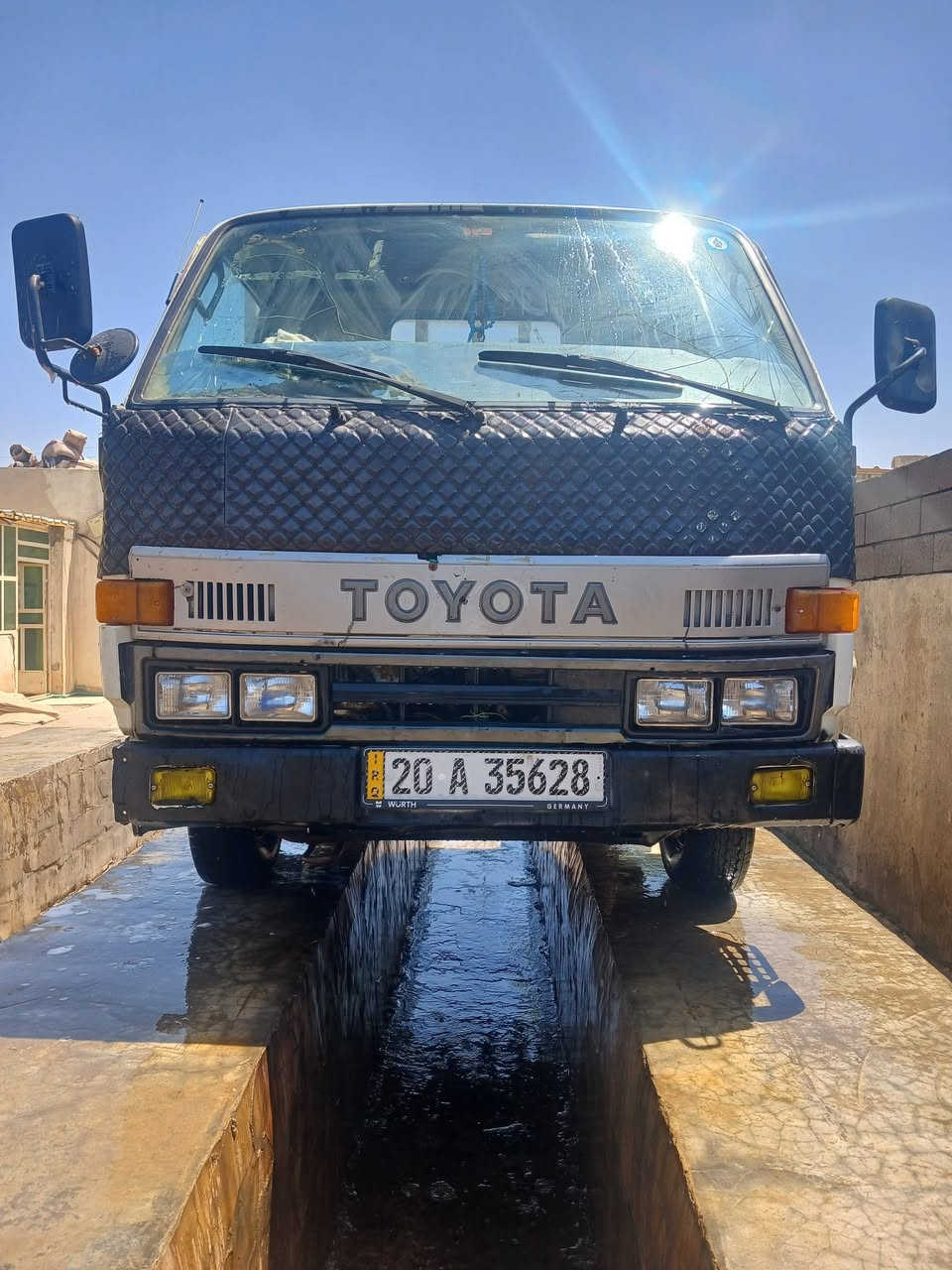 سياره تيوته ياباني رقم انكليزي بسمي عنوان بلدروز  شاصي اكسل حداديه كفاله ضمان صدر كامل جديد كير محرك كيا 2700 دوشمه جديده كهربائيات من السكن لسكن شغاله سعر 55وبيه مجال للاستفسار *********** او *********** غير متواجد عل فيس
