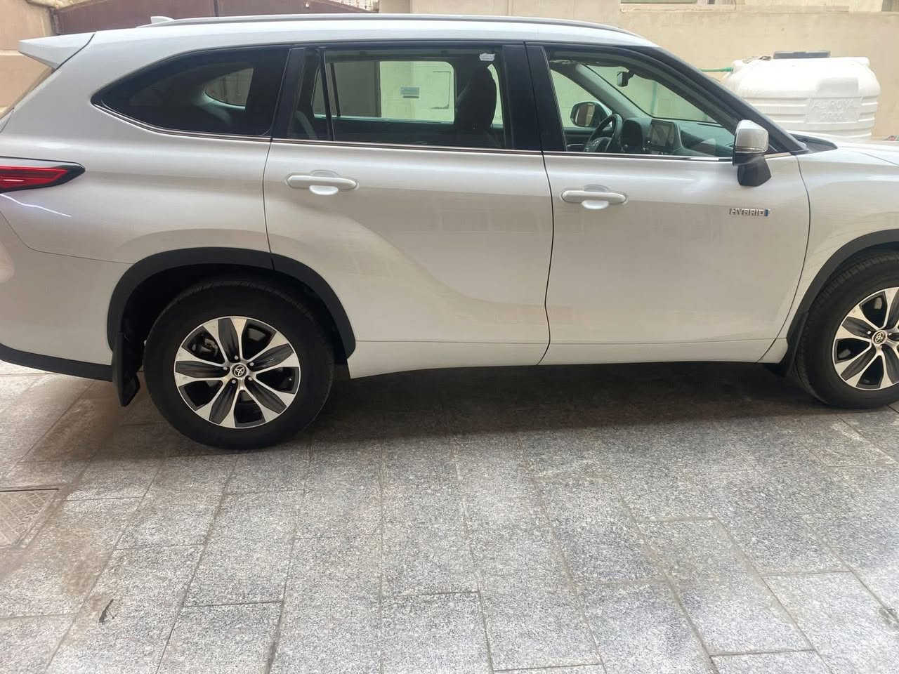 المحرك 2500 هايبرد خليجي
2023

ماشيه 50الف

خليجي

بيها قطعتين باب السائق والجاملغ الامامي 

رادار امامي / اوتو ستوب / تحديد مسار

7 راكب

فتحه سقف سلايت

صندوق كهرباء

كيجات ديجيتل رقمية

شاشة كبيرة + كاميرا خلفيه

بردات ابواب خلفيه + بردة خلفيه

كرسي السائق كهرباء

هند بريك كهربائي

حساس خلفي + امامي

مري قابل للطي كهرباء

3 انظمه قيادة

لايت فول زينون بك لايت LED

ويل كب قياس 18 أنش ®️ تحكم تبريد خلفي منفصل

USB + TPC منافذ

باقي مواصفات الهايلاندر معروفه

‭ 0771 166 4700‬ حجي علي ابو زيد
