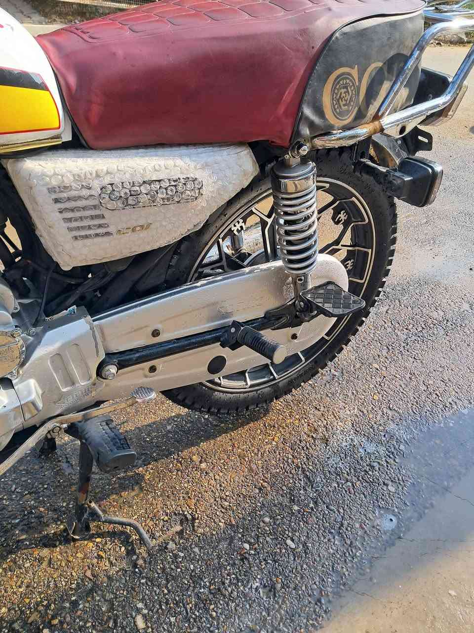 سلام عليكم سونك موديل 24 اوراق نقص بس شاشه طافيه فقط الباقي كله شغال سعرها 575الشراي يتصل ***********او يراسل خاص مكاني بغداد الحسينيه
