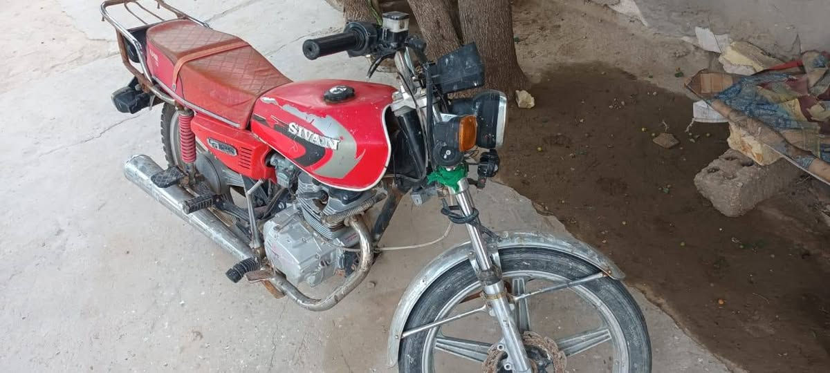 دراجه سافانا للبيع السعر 450 الف دراجه نظيفه المحرك ما مفتوح عوزه ترتيبات قليله موديل ٢١  وبيه مجال حق الجيه ودراجه أوراق  المكان القاسم الجربوعيه  للتواصل على رقمي
***********/***********
