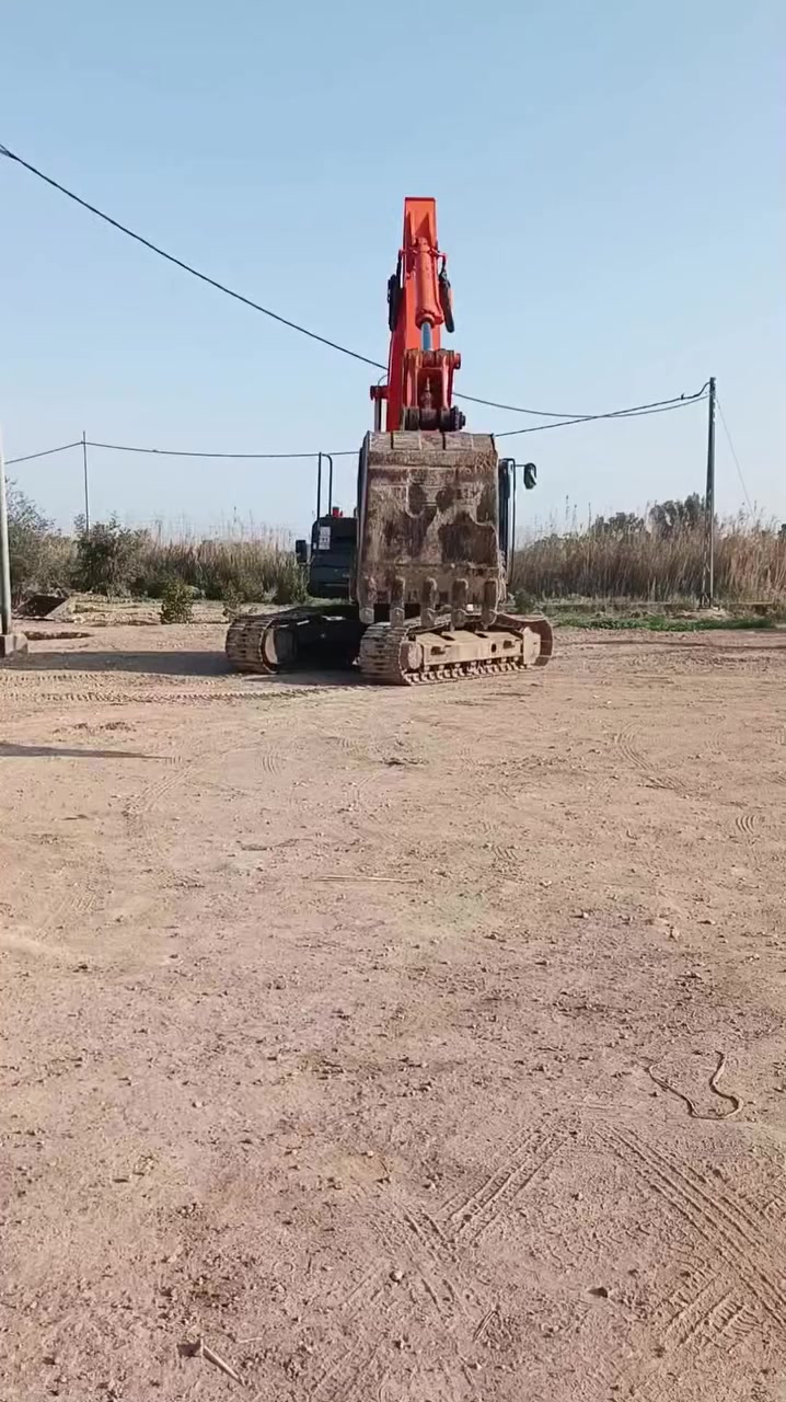 للبيع زت ثريه موديل 2012اصل مكفوله كفاله عامه  بطعم زيرو دخول جديد  وضع شركه شرط عدد ساعات العمل 9الف قطرت صبغ ما بيه مكانه واسط تقاطع زبيديه ***********+++*********** مكينه جاهزه وجديده بمعنه الكلمه   منفيس
