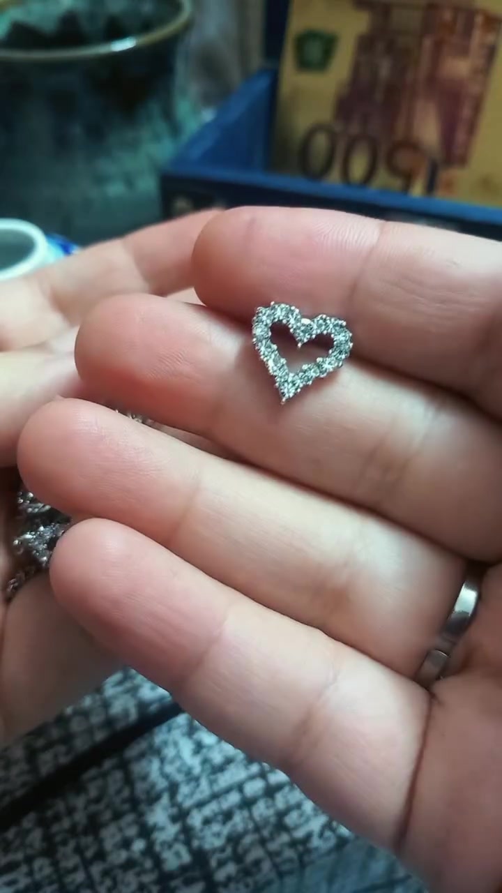 توصيل كل محافظات ألفين مع كل طلب هدايه تعويض التوصيل 😍 #للجميع @إشارة


**إذا كنت صاحب هذا الإعلان وتريد حذفه لأي سبب، رجاءا أرسل رسالة إلى الدعم الفني**