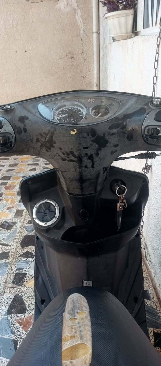 سلام عليكم دراجه ثعلب نظيفه مصالة هواي نازله رمبه دراجه ماكينه ناعمه ما مفتوحه دراجه مقفوله من كل شيء كهربائيات شغاله نكره سلف هندر دراجه ب 900وبيها مجال بسيط دراجه زوج تايرات  جدد دراجه مقفوله وتجي هنا تقلب وتاخذ مكاني بغداد الشعله السلاميات الرقم على الاتصال والاستفسار عن الرقم شغل واتساب***********
