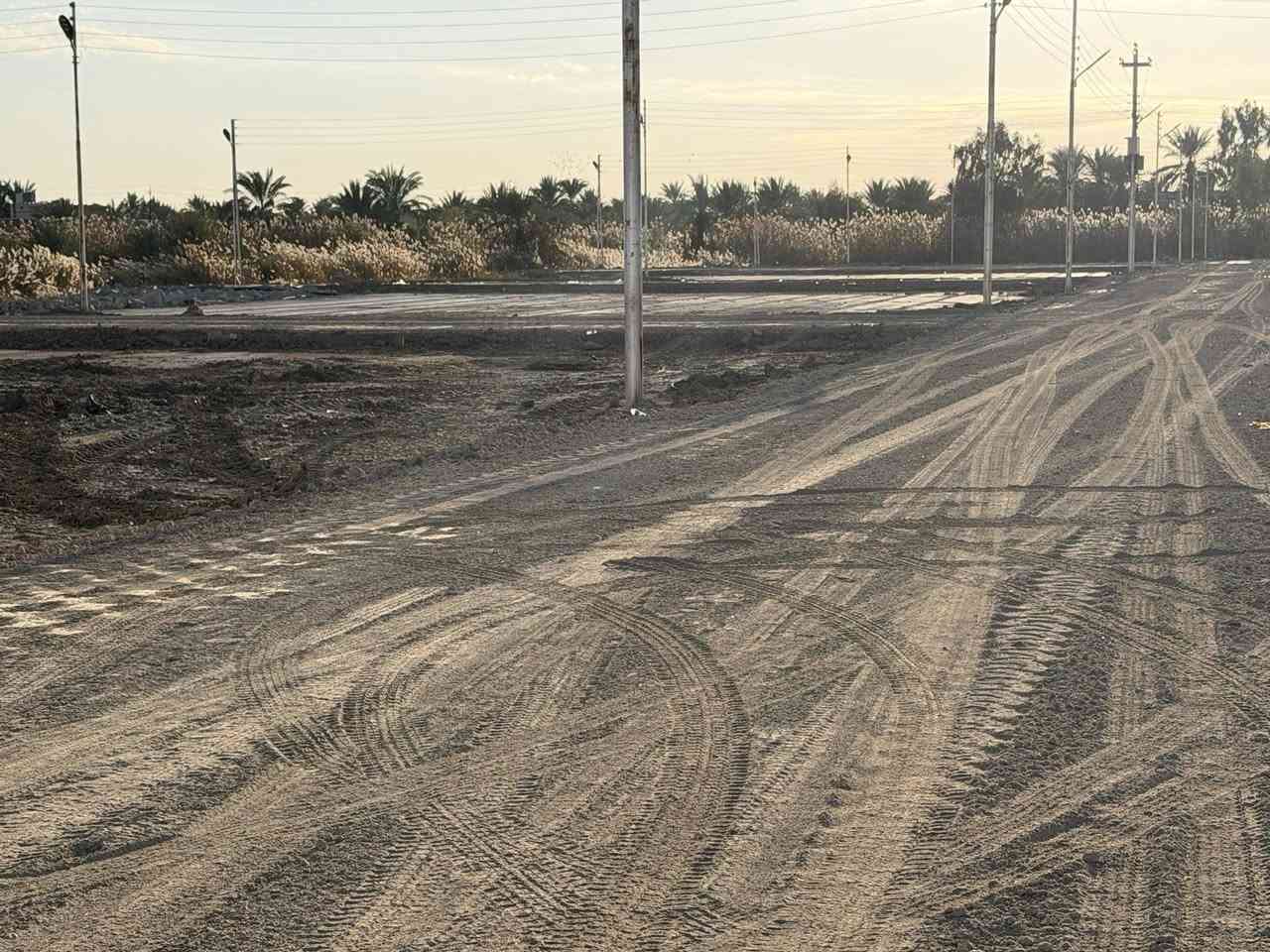 قطع اراضي سند 25 للبيع لااسود مقابيل محطه كهرباء على شارع العام خدمات ماء كهرباء اناره مجاري شوارع صب مسلح ولخدمات قيد النشاء  استفسار عن السعر اتصل على الرقم ***********
