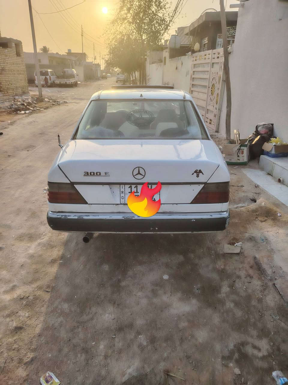 سلام عليكم سياره مارسدس دب جازه ماعازه شي كله شغال مكينه راس الثور 2500 تخم تاير جديد عنوان نجف كوفه السعر 38وبيه مجال بصيط مراوس عادي اراوس رقم ***********
