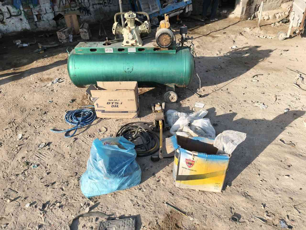 كمبريسر 350لتر وجميع شي مذكور بالفيديو السعر 900 بيه مجال قليل
مكاني بصره كرمه علي شارع النفط قرب فرن الصمون 
***********
