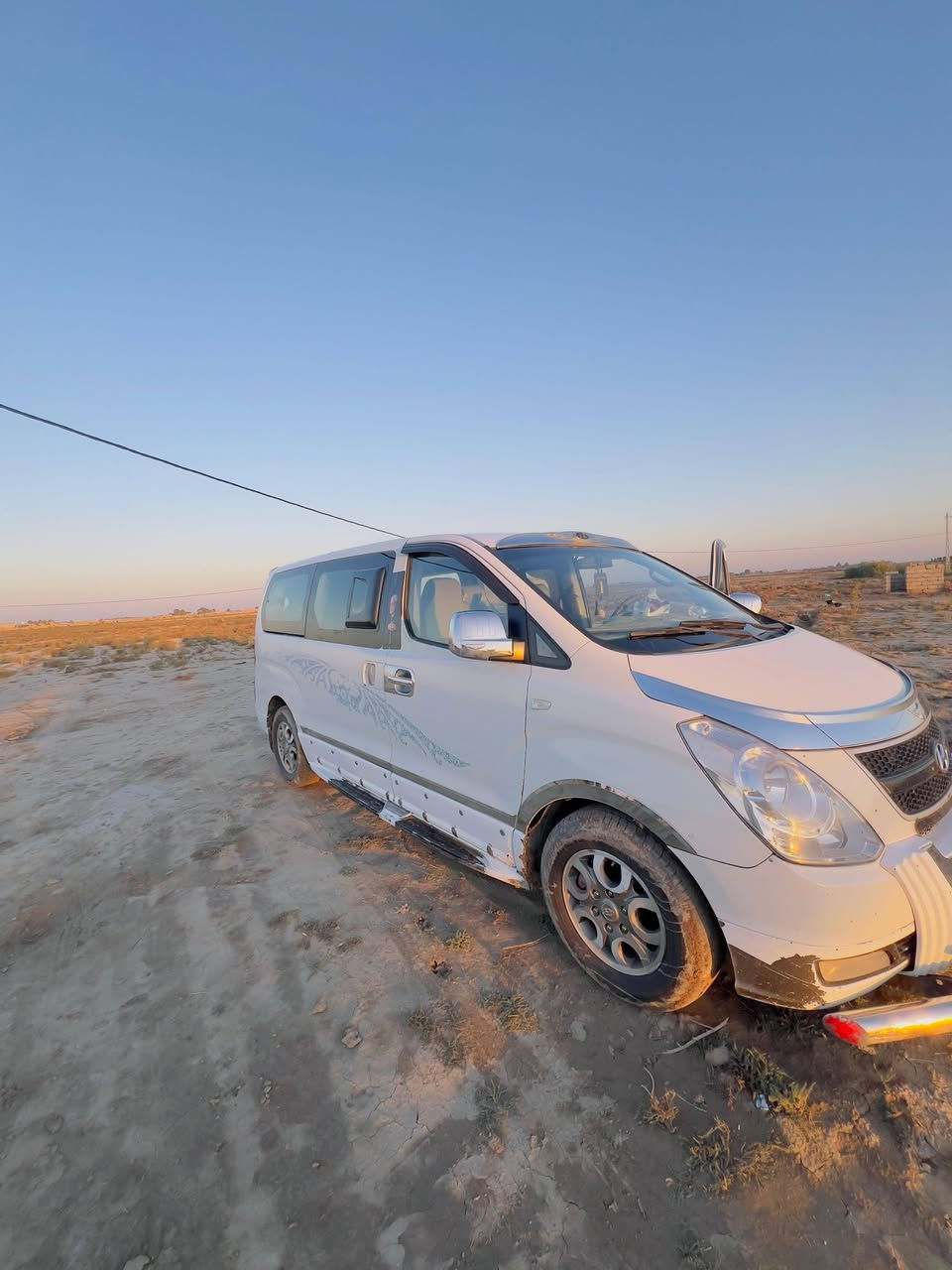 السلام عليكم ستاركس 2010مسكر اصل مكينه 12 قبل شهر شاده السياره حلوه ومتعوب عليه كبل للشارع تخم تاير تبريد حداديه  ***********
