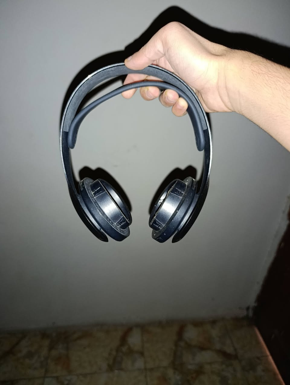 سماعه سوني الاصليه شغاله كامل بس نقص اسفنجات سعرها 35 الف
مكاني بغداد قريب عالعبيدي


**إذا كنت صاحب هذا الإعلان وتريد حذفه لأي سبب، رجاءا أرسل رسالة إلى الدعم الفني**