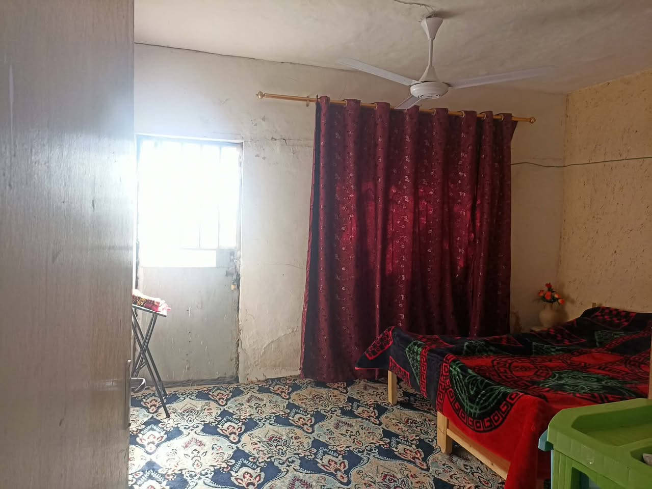 دار للبيع 
نوع السند طابو صرف
المساحة ١٧٣ متر
الموقع مجاور سوق الجمعة سوق بلدروز 
للاستفسار مراجعة المكتب علاء التميمي الواقع في كسيرات شارع العلوه
***********-***********
