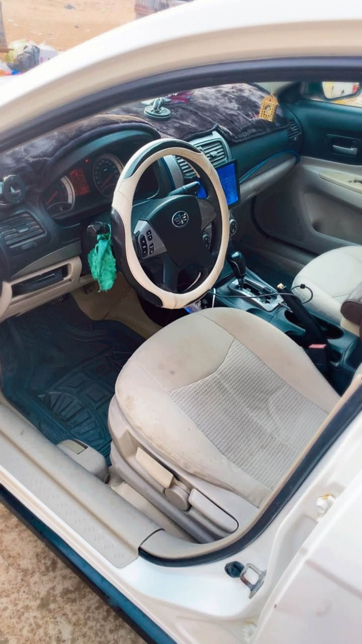 السلام عليكم فاو B50 صيني امتياز الماني  مديل ٢٠١٤ 
سياره فول حداديه تخم تاير مكينه كير  كفاله
شاشه كامره للعلم مكينه كير حداده كلها الماني بلادي
السعر 60 وبيها مجال
رقم الهاتف *********** Singapore
