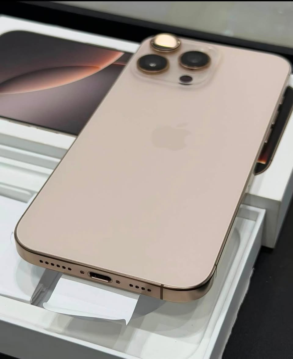 السلام عليكم 
 ايفون 📲 16promax 
دبل خط CH
 لون ذهبي  مميز 
 بطاريه🔋95
 ذاكره 256   
 مكفول كفاله عامه من فتح وتصليح  
 وياه كارتونه فقط
 السعر / مليون و 375 
العنوان/ بغداد المنصور توصيل متوفر
 للتوصل ***********
