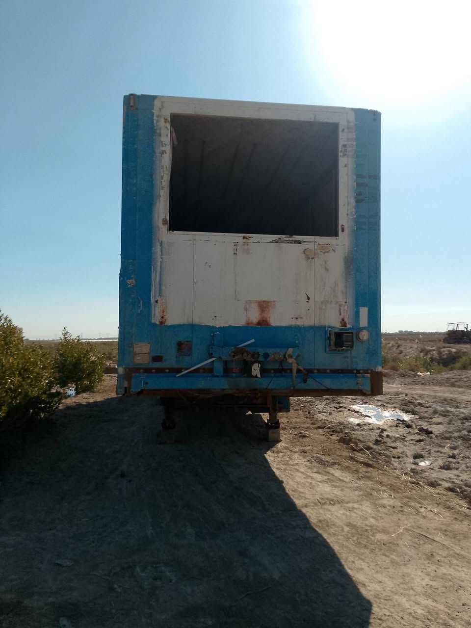 السلام عليكم بوكس للبيع تخم تاير ارتفاع مترين و 75 السعر 45 وبجال بسيط رجاء مو شرا لات ولا يظل يسولف اقرا المنشوره يلا تتصل *********** مكان واسط الدبوني
