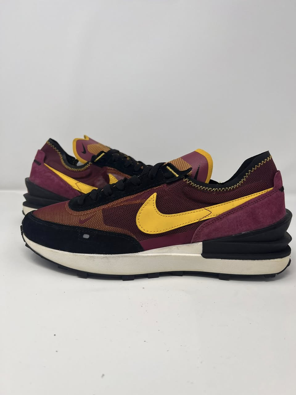 Nike waffles 
باله فيتنامي قياس ٤٥(٢٩سم)، غير مستعمل، لون جدا فخم، السعر ٣٠ الف دينار توصيل موجود جميع المحافظات


**إذا كنت صاحب هذا الإعلان وتريد حذفه لأي سبب، رجاءا أرسل رسالة إلى الدعم الفني**