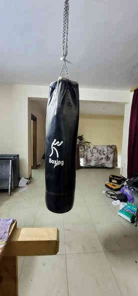 السلام عليكم
طباخ ايطالي بحالة نظيفة 
كونفيرة حجم وسط نظيفة وشغالة 
سستم سماعات شغال 
دوشمة مال سيارة نظيفة بدون ضرر 
جيس ملاكمة نظيف بدون ضرر 
 للاستفسار مكاني السيدية 
راسل واتساب او اتصل 
***********
