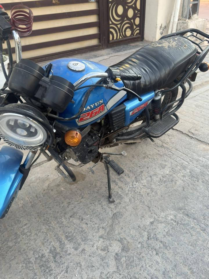 سبب البيع خذت خط لشغلي 
دراجة دايوان للبيع موديل 22 أوراق اصولي شوي ينرادلها ترتيبات بالمحرك .  كهربائيات كاملة. محرك. 200 سويج سجينة السعر 1300 وبيها مجال.  الرقم. ***********
