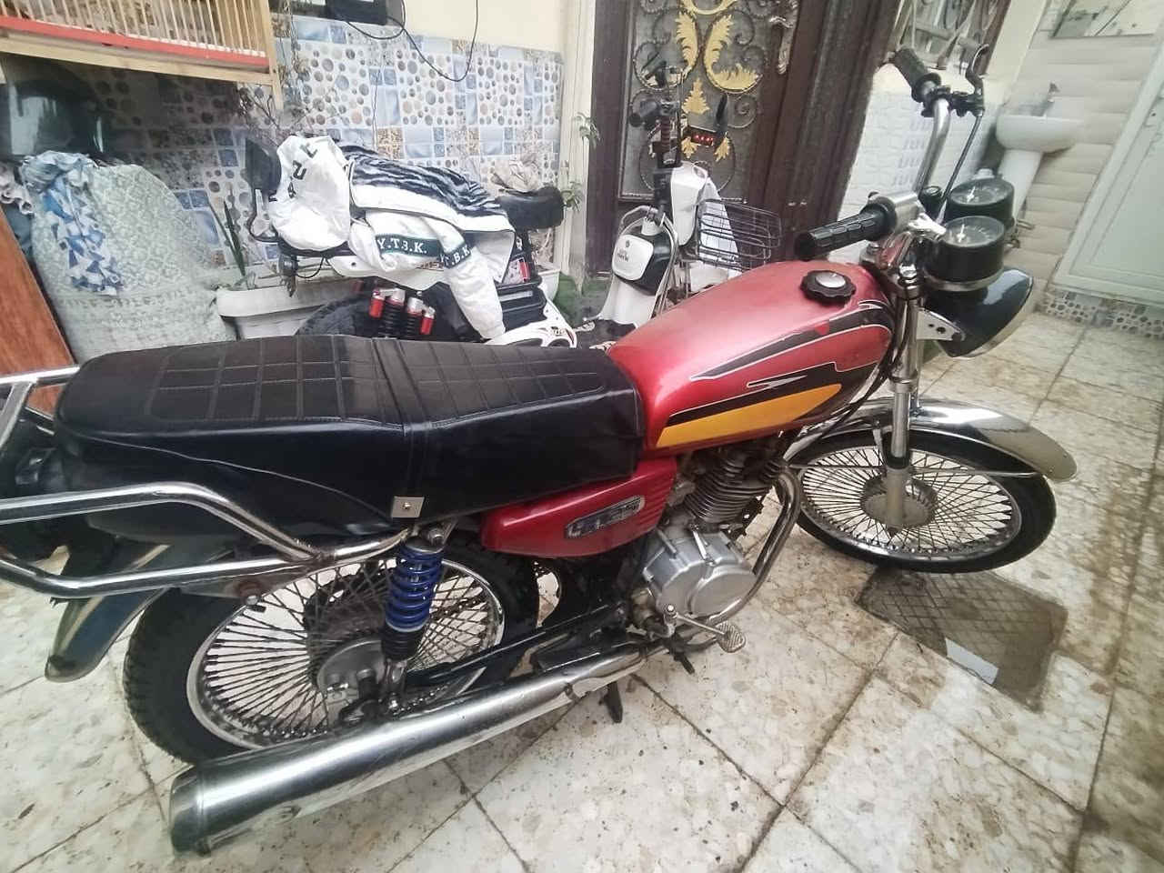 سلام عليكم
للبيع اربعه كير موديل 2015/محرك 2018 ((اوراق اصوليه)) السعر 450 تواصل على الرقم 
***********
