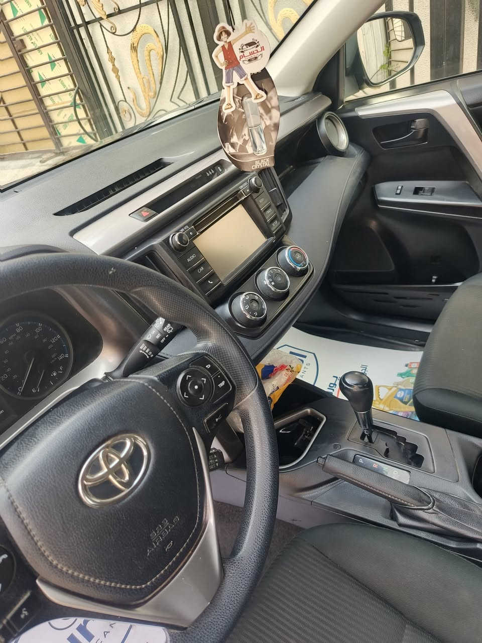 السلام عليكم راف فور ٢٠١٨وارد امريكي رقم الجديد سنويه جديده حادث ها مثل مموضح بالصور فقط باب الي وره السايق مصبوغ بجم كبس ماشيه ١٢٤جاهزه كير محرك صدر تبريد ثلج محرك ٢٥٠٠مكفول سياره نضيفه كلش صور الحادث بالمنشور سعرها ١٦٥وبيها مجال مواصفات عاديه LE شاشه كامره خلفيه تحكمات ويل كب ***********ابو احمد مكاني بغداد عامريه
