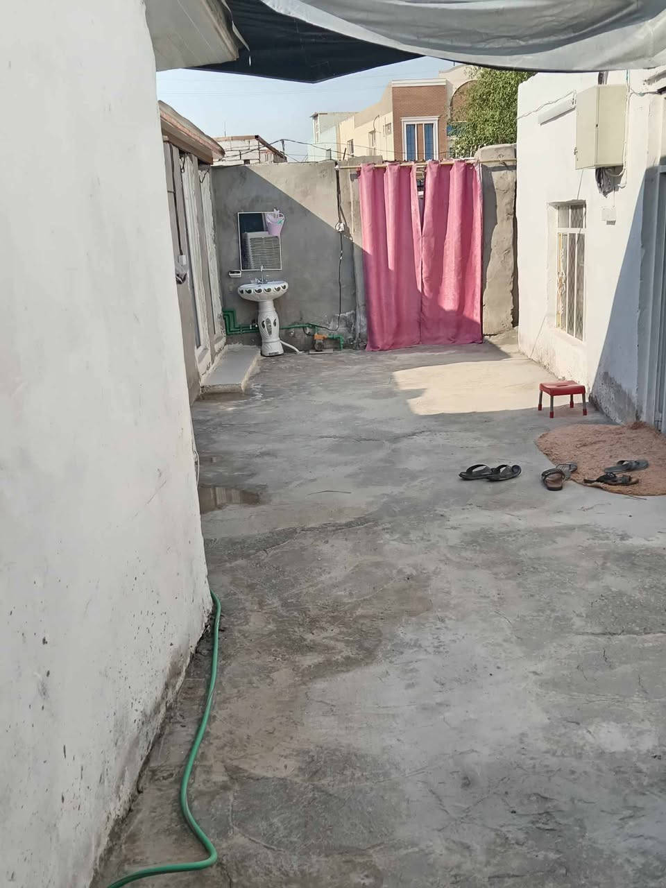 السلام عليكم اخوان بيت بالتجاوز لبيع نضيف ومرتب وتجي وتشوف بعينك ***********
