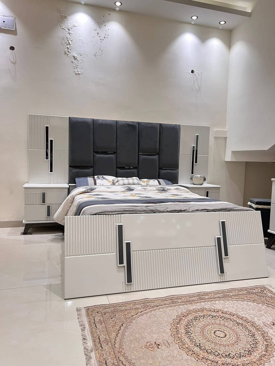 للبيع غرفه درجه اولى صاج عراقي للستفسار ***********
