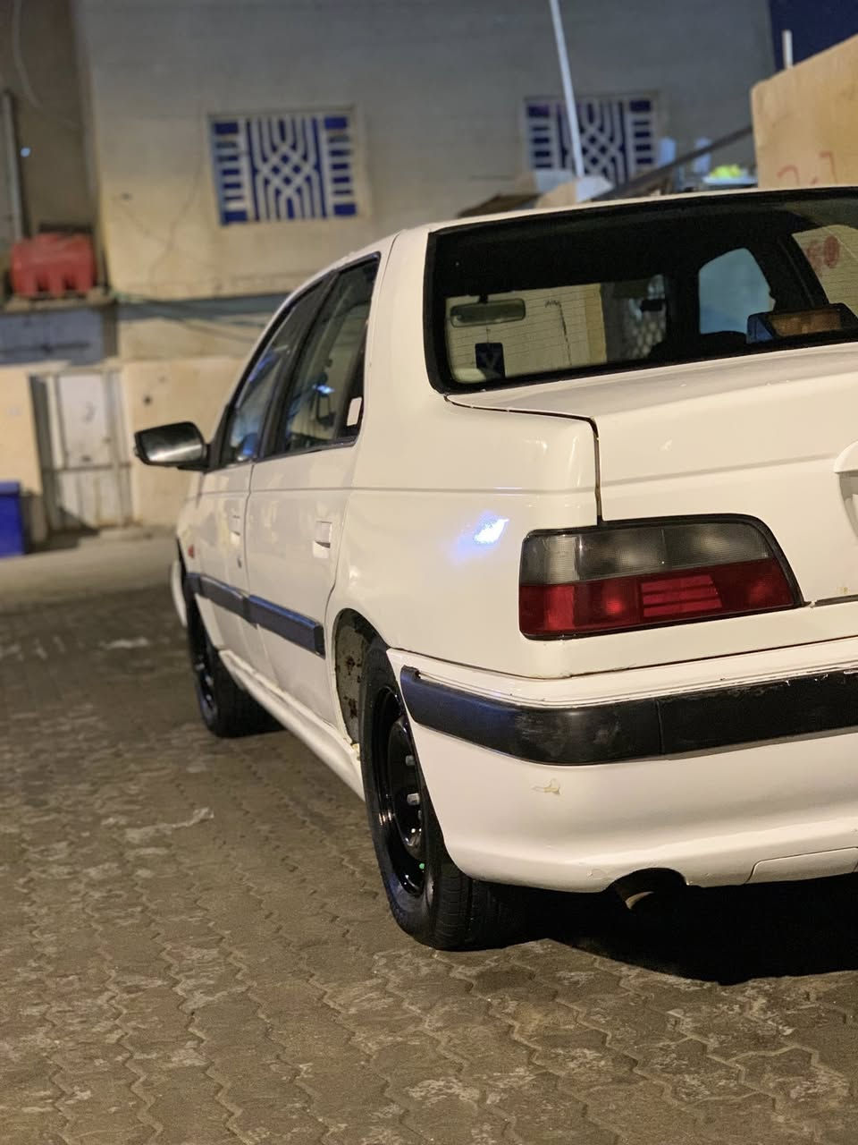 بيجو بارص ٢٠١٢
مكفوله من الضربه 
كير ومكينه مكفولات 
حداديه جديده 
تخم تاير جديد 
رنكات جدد 
غرفتها نضيفه حلوه 
سعر ٤٣
تواصل ***********
