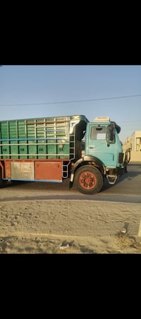 شاحنة • للبيع