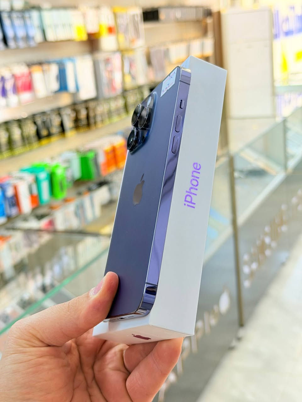 🔴متوفر بيع نقد واقساط 🔴
ايفون 14 برو ماكس ذاكره 256 بطاريه 88 يعني جديد نضافه ميه بل ميه خيال مال زلغ مابي كامل ملحقاته وتر بروف فحص حاسبه كله نورمال يعني ممبدل بي شي شرط تفحص بالوكاله ايسم نموذج M الأصلي ✌️
لون مميز (ومتوفر اقساط على مصرف الرافدين )تاخذه ضمان 5 ايام اي مشكله او عطل من المركز 
السعر 750 الف قفله ❤️🔥
العنوان بغداد البياع شارع 20 مقابيل علي العناب او الشيف السوري مركز الهاتف لاصلي 
📞📞***********
📞📞***********
