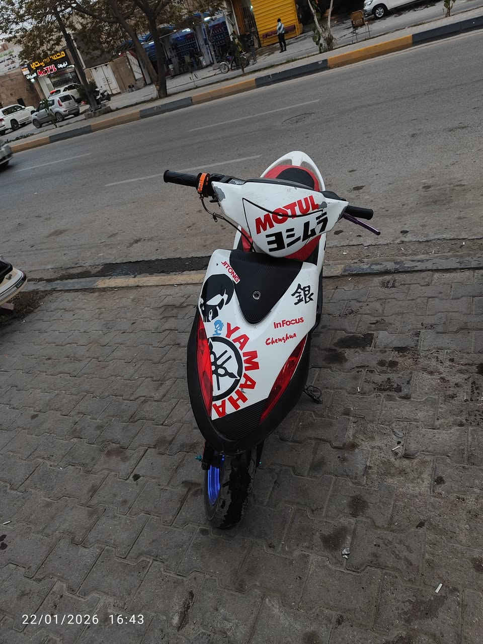 العنوان كربلاء حي التعاون قرب مطعم النافوره دراجه بوسه 55 مفتوحه مره واحده ماكينتهم مشيف
300 وبيها مجال شيء قليل 
رقم الموبايل اتصل علي***********
