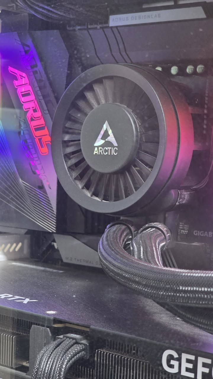 Pc
I9 14900k
Rtx 5070 msi gaming tero
1t lexer g4 7400
2t sata 6000
Aours z790 x pro 
Taf powr 1000 w
Case dark fish 477 ابيض
 ARCTIC Liquid Freezer III 360
Ram 32 ddr5 6000
شاشة lg 2k 165hz
تفاصيل خاص


**إذا كنت صاحب هذا الإعلان وتريد حذفه لأي سبب، رجاءا أرسل رسالة إلى الدعم الفني**