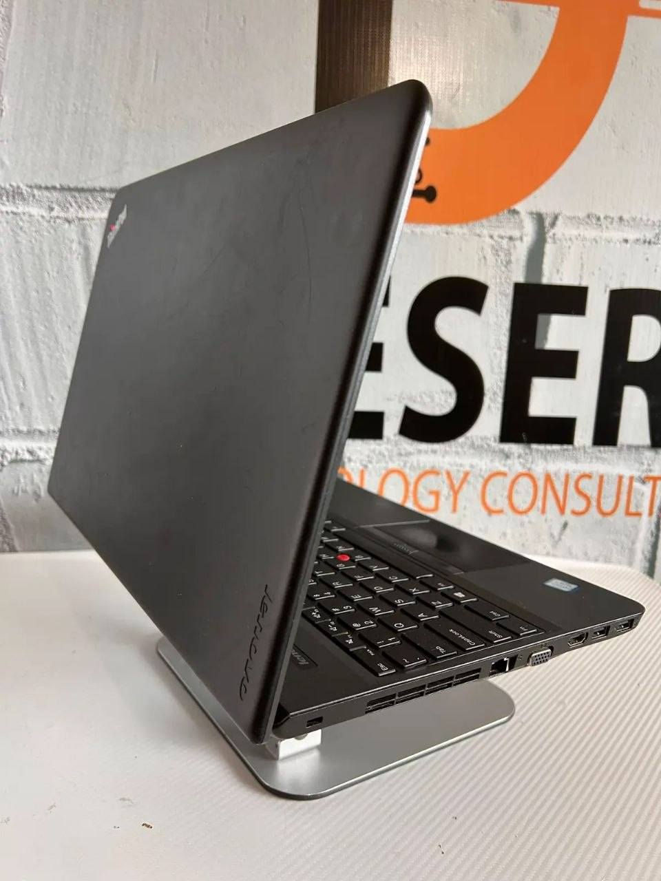 💻 لابتوب Lenovo ThinkPad E560
أداء عملي ممتاز وسعر اقتصادي مناسب للدراسة، الدوام، والأعمال اليومية 🔥
مناسب للطلاب، برامج الأوفيس، التصفح، المحاضرات، والعمل المكتبي بكل سلاسة 

🔹 المعالج: Core i7 الجيل السادس
أداء قوي ومستقر للمهام اليومية وتشغيل البرامج المكتبية والدراسية بكفاءة
🔹 الرام: 8GB قابل للتطوير
سرعة جيدة مع إمكانية الترقية لأداء أفضل مستقبلاً
🔹 التخزين: 256GB SSD قابل للتطوير
إقلاع سريع للنظام وتشغيل البرامج بسرعة ممتازة
🔹 كرت الشاشة الداخلي: 4GB
🔹 كرت الشاشة الخارجي: 2GB
مناسب للتصميم، البرامج الهندسية المتوسطة، وبعض الألعاب
🔹 الشاشة: 15.6 إنش FHD
وضوح ممتاز ودقة عالية مناسبة للدراسة والعمل والمشاهدة

🎁 الهدايا المجانية: 
🎒 حقيبة
🔌 الشاحن الأصلي
🖱️ ماوس
🖱️ ماوس باد

🛡️ الضمانات: 
✔️ فحص كامل قبل الإرسال
✔️ فحص كامل قبل الدفع والاستلام
✔️ ضمان 7 أيام استبدال عند وجود خلل مصنعي
✔️ جاهز للاستخدام المباشر

📍 الموقع: بغداد الأمين الثانية
📲 للتواصل واتساب ***********
💰 السعر: 300 ألف دينار فقط
توصيل متوفر شرط الفحص الكامل قبل الاستلام
