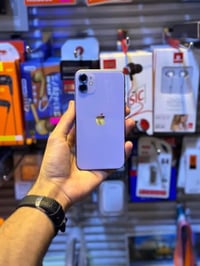 ايفون 11عادي ذاكرة128  بطارية96‎%‎  (دبل سيم)2SIM  لون بنفسجي💜  نضافة9...