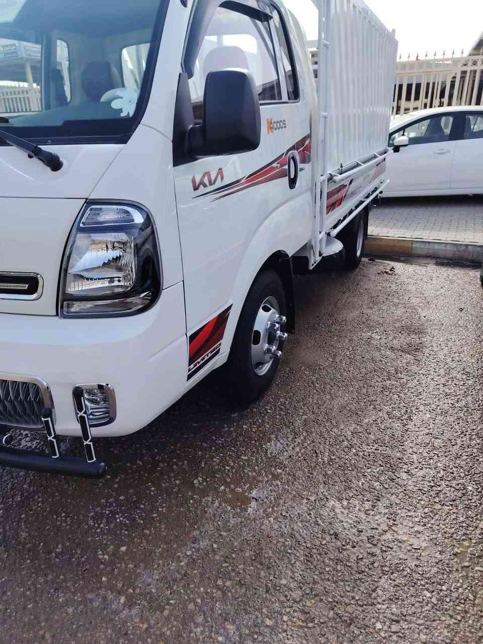 السلام عليكم
كيه بنكو مديل 24 سيارة مكفولة كفالة عامة ماشية 30 الف  رقم واسط انكليزي سيارة جاهزة حدادية وتخم تاير سيارة علة وضع شركة سعر 205 وبيهة مجال رقم الهاتف ***********
