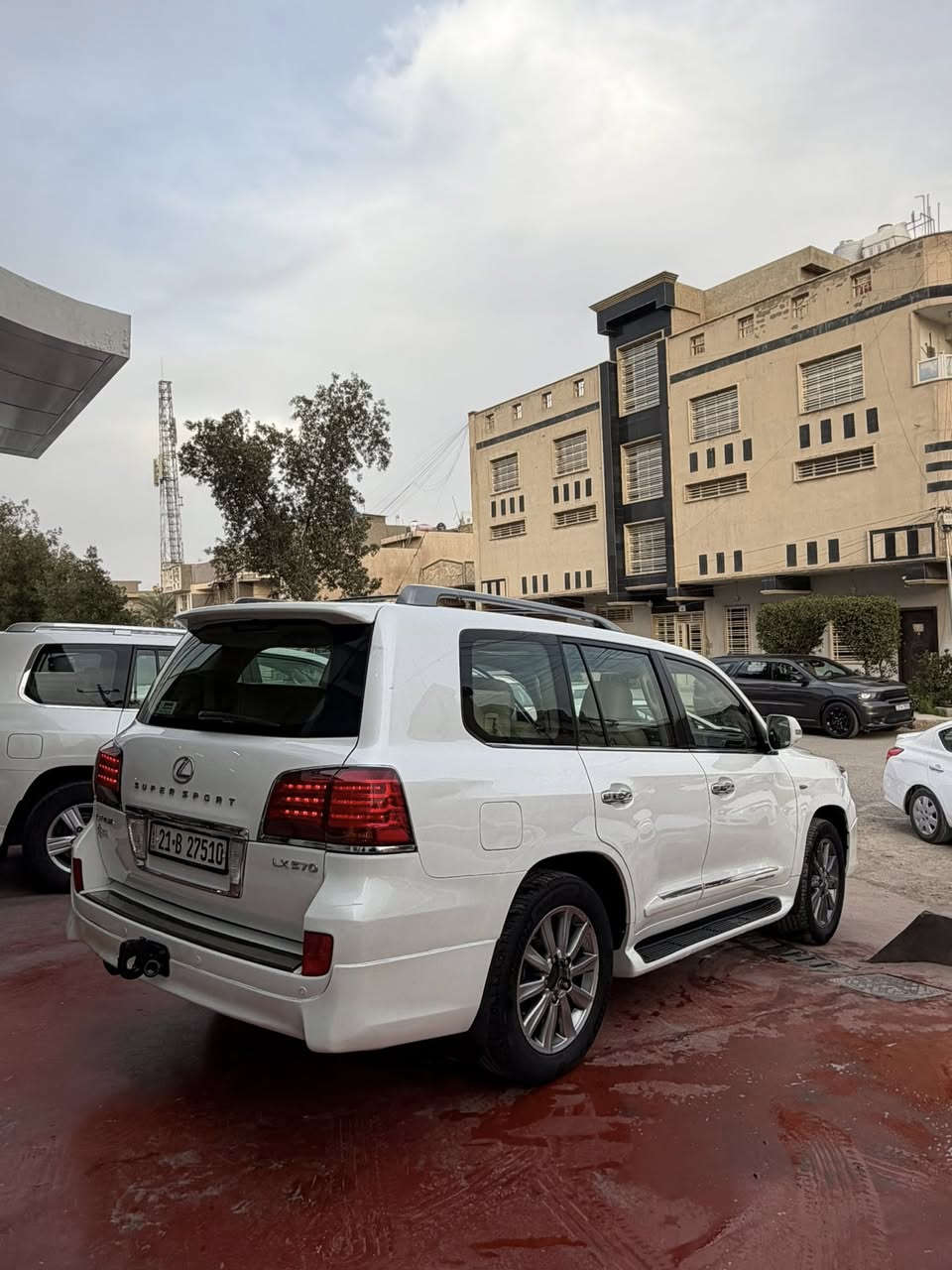 لكزس
موديل 2010 
رقم سليمانيه السياره كفاله عدا الدعاميتين صبغ 
مواصفات السيارة 
رادار امامي 
مري شفط 
شاشه 
ستيرن كهرباء 
مقاعد كهرباء 
فتحة سقف 
صندوك كهرباء
حساسات امامي خلفي 
لايت زينون 
وباقي مواصفات الكزس المعروفه 
سعر السيارة 30000$ 
السيارة نظيفة مثل مواضحة بلصور وجاهزة 
للاستفسار : 
***********
***********
