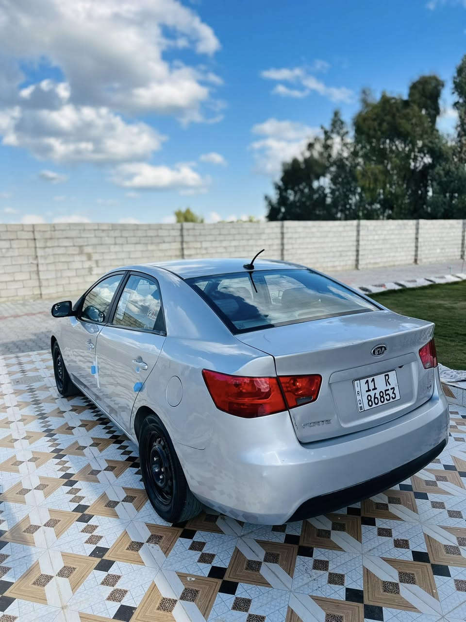 السلام عليكم للبيع سيراتو موديل 2010 محرك شرط كير واتماتيك شرط صدر امامي خلفي جديد تخم تاير جديد رقم بغداد مشروع وطني سنويه الغايه 2029 هزه جديد صبغ اقل الحزام بس ابيعك حزام بدون اي حادث شرط تبريد ثلج 🧊 السيارها جاهز السعر 80 وبيه مجال يرهم مروس حسب القناعه مكاني تكريت ***********
